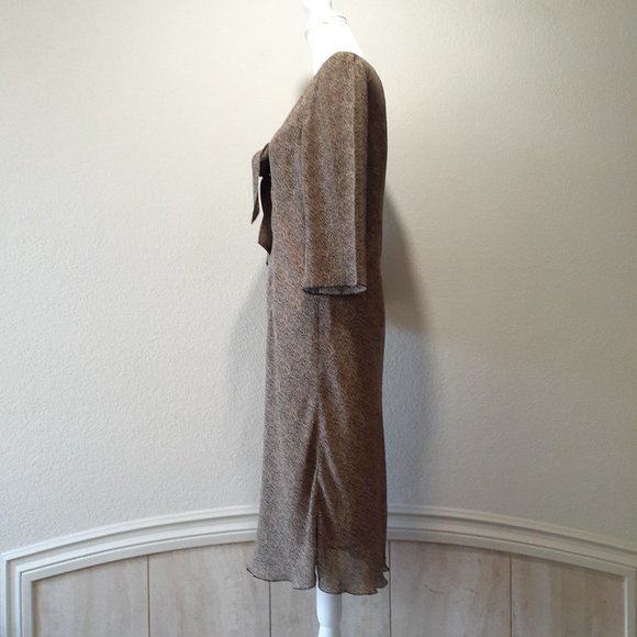 Isabella Bird Midi Dress - Picture 4 of 13